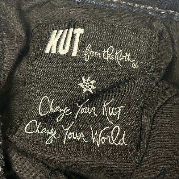 Kut from the Kloth Distressed Skinny Jeans | Size 4 | Dark Wash Stretch Denim - Picture 9 of 11